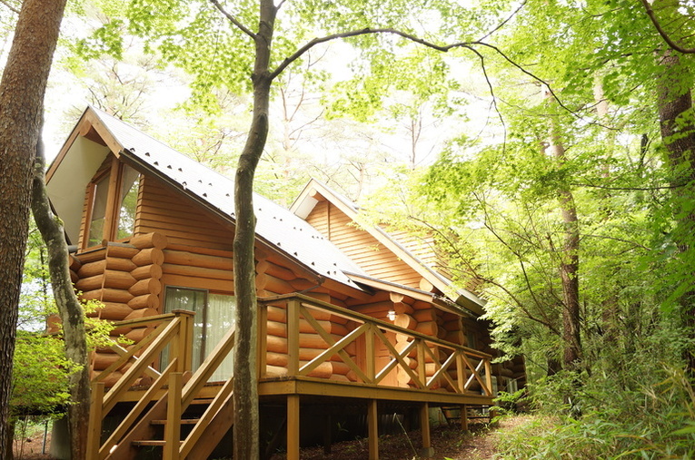 開放感のあるテラスが特徴の角ログハウス♪リゾートハウス（大清水台59）｜那須ハイ乗り放題付｜1泊2食付