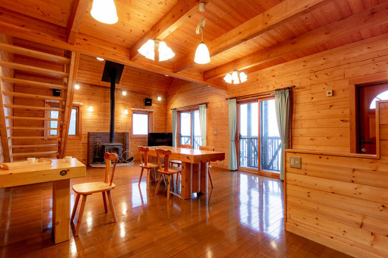 絶景を眺める岩風呂でくつろぐ♪リゾートハウス（白樺台10）｜那須ハイ乗り放題付｜1泊2食付