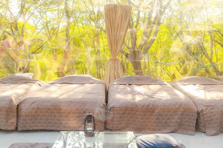 日本初！透明なグランピング”AURA”（アウラ）｜1泊2食付【しゃぶしゃぶレストラン】