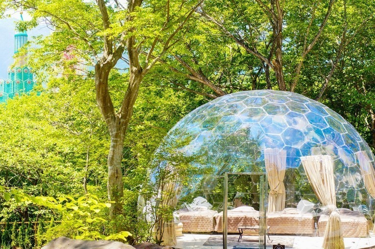 日本初！透明なグランピング”AURA”（アウラ）｜1泊2食付【すき焼きレストラン】