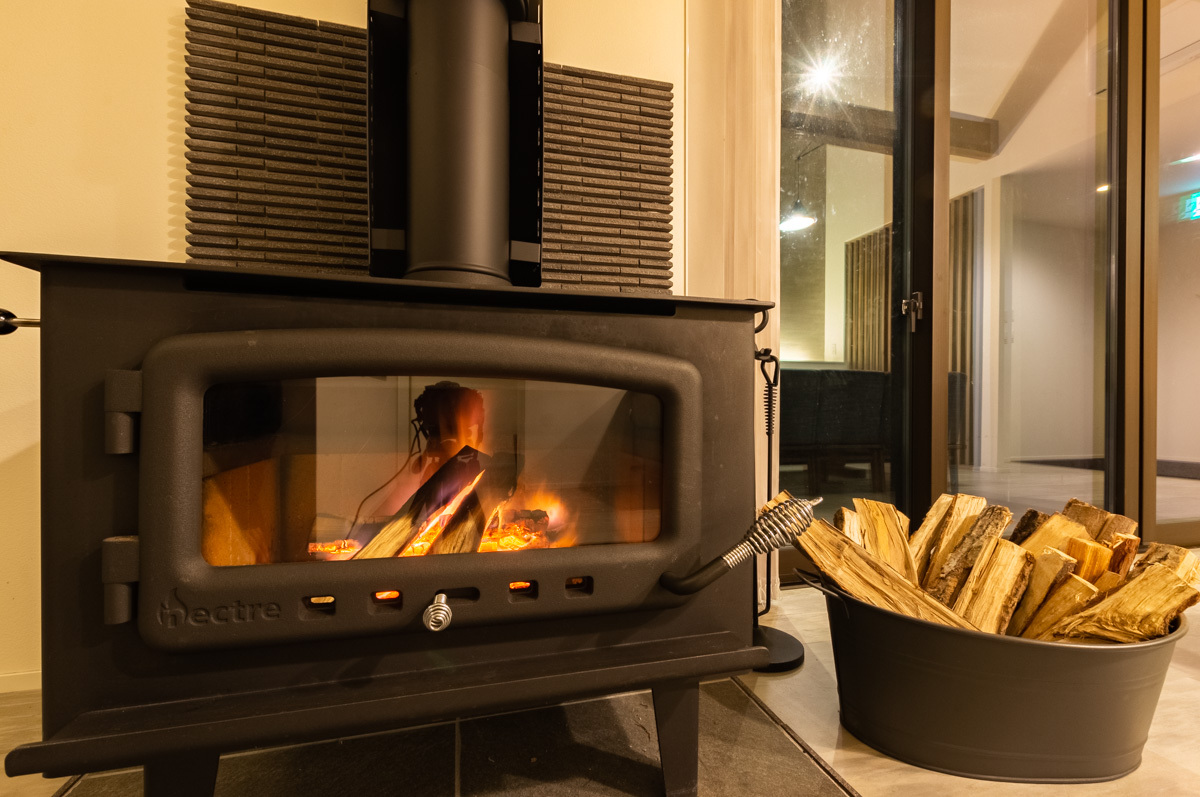 森の中に佇む個性的なコンテナハウス♪デザイナーズハウスA05｜素泊