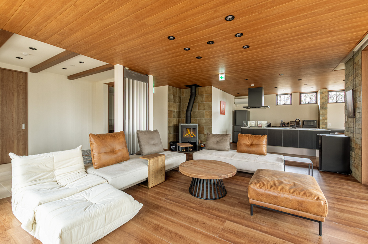 森のサウナと暖炉のある別荘｜リゾートハウス（青葉台120）