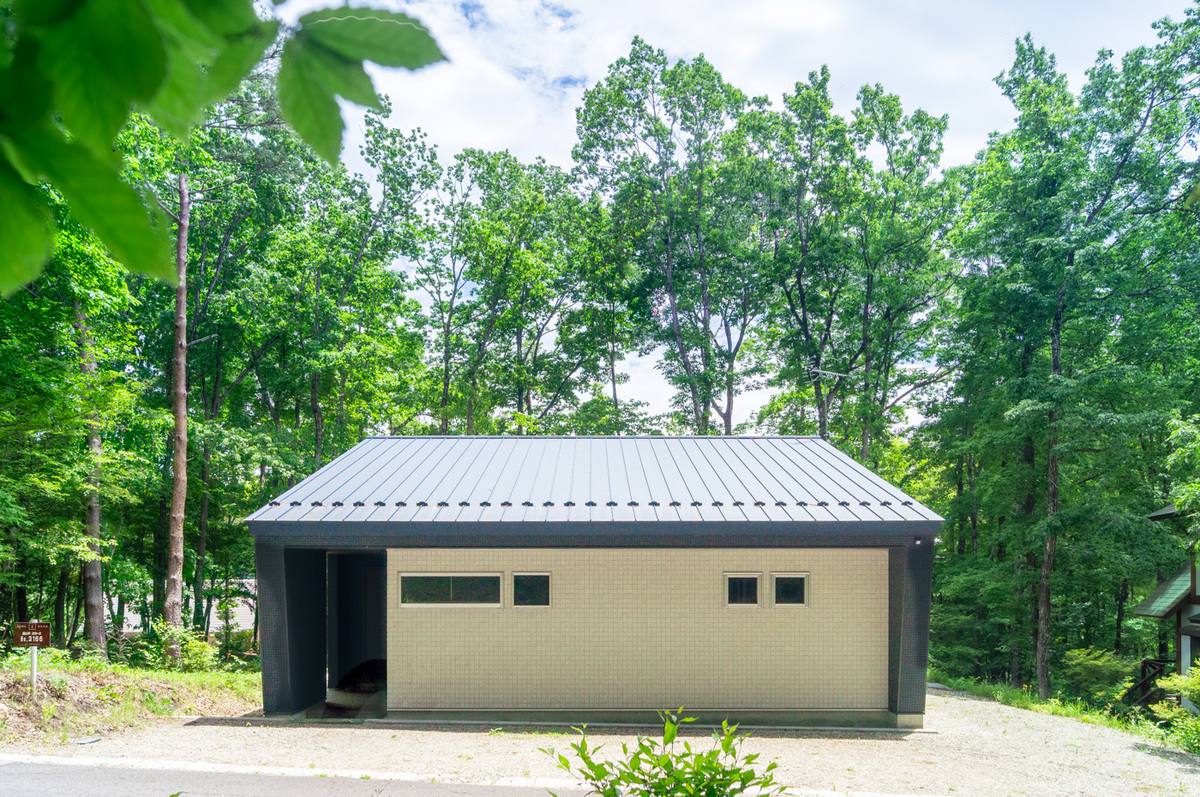 森に佇む平屋別荘｜リゾートハウス(遅山平219‐2)｜素泊
