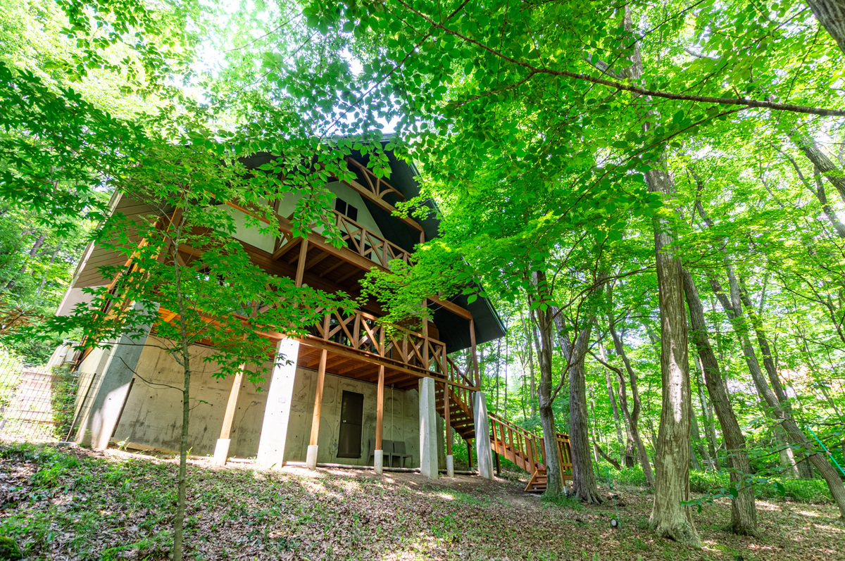 【ペットと泊まれる】十和田石風呂×薪ストーブ×大きいドッグラン付き！自然を満喫できる広々LDK＋本格BBQグリル付きデッキ！