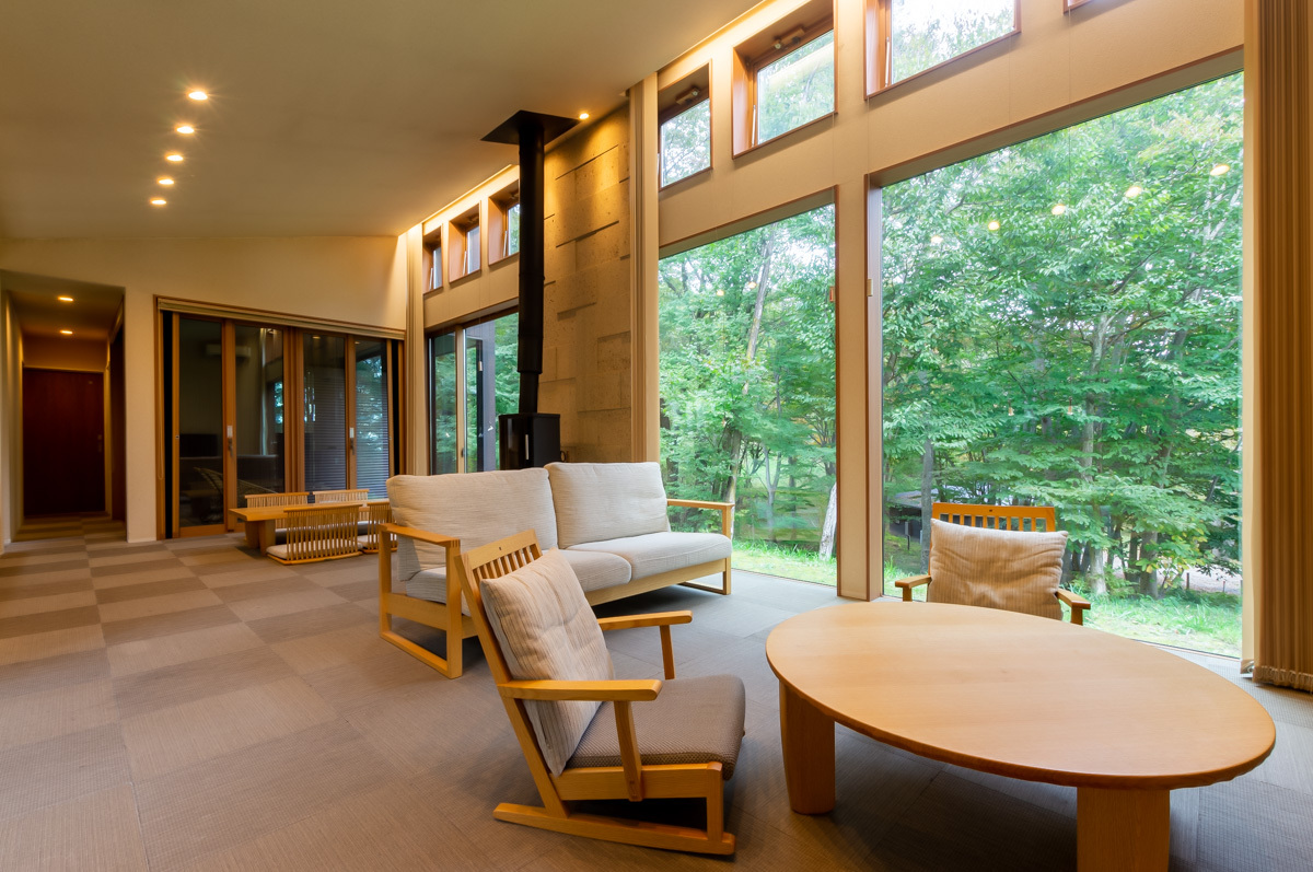 【ペットと泊まれる】森の緑に溶け込む贅沢な空間♪リゾートハウス（青葉台A16）