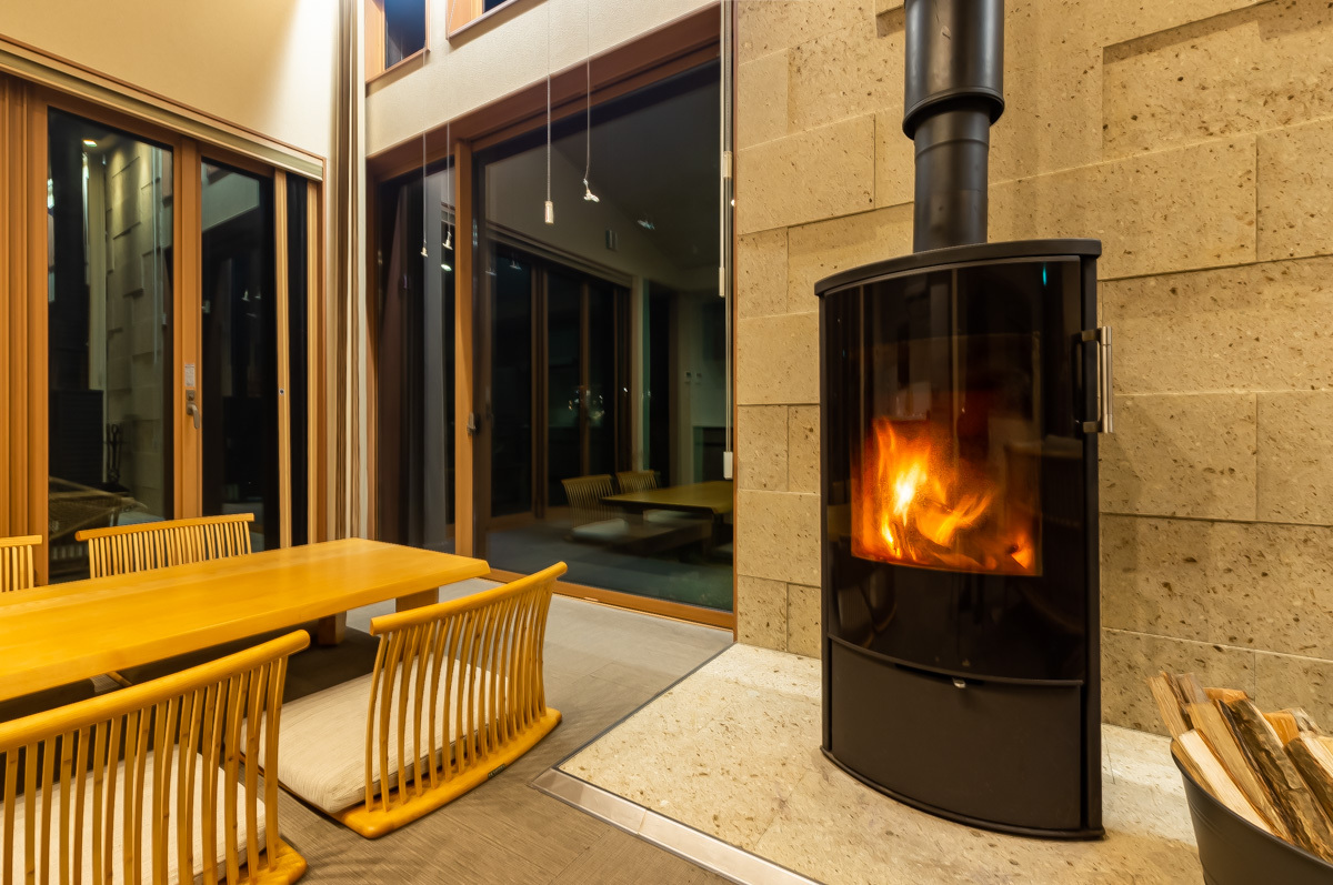 【ペットと泊まれる】森の緑に溶け込む贅沢な空間♪リゾートハウス（青葉台A16）