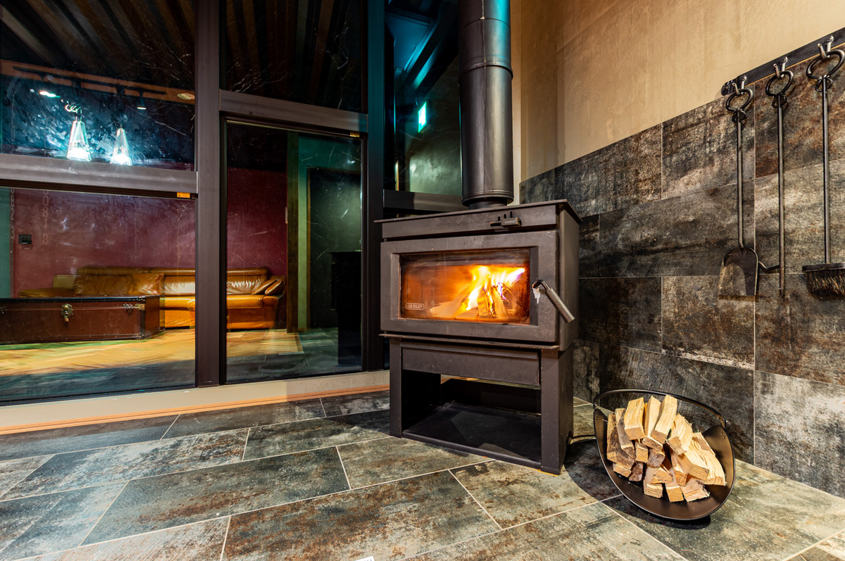 【天然温泉付き】森の中に佇む個性的なコンテナハウス♪デザイナーズハウスA03